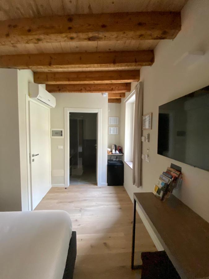Malvezzi24 Boutique Rooms Desenzano del Garda Exterior foto